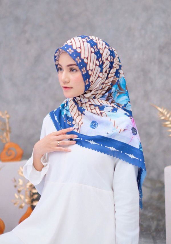 Hijab dengan motif batik